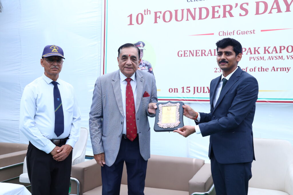 COAS Deepak Kapoor with Director Rupesh Dabad